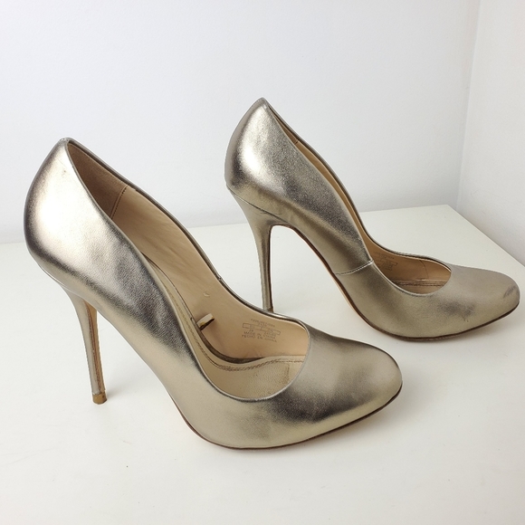 Zara Shoes - Zara women pumps size 7.5 gold color